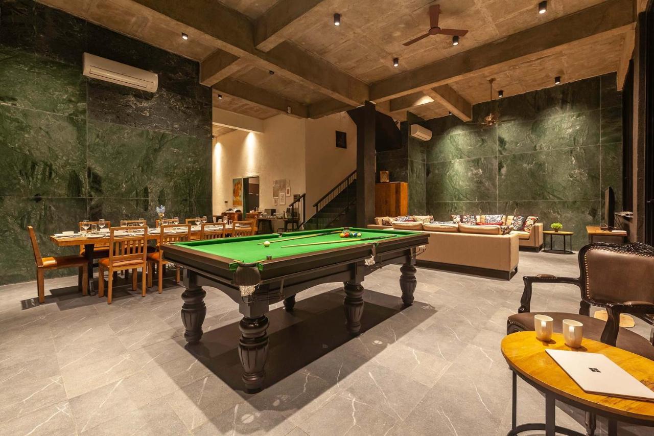 Sunset Boulevard By Stayvista - Lakeside Villa With Pet-Friendly Ambiance, Deck, Terrace, Plunge Pool & Modern Flair Karjat Buitenkant foto