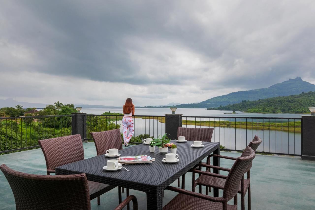 Sunset Boulevard By Stayvista - Lakeside Villa With Pet-Friendly Ambiance, Deck, Terrace, Plunge Pool & Modern Flair Karjat Buitenkant foto
