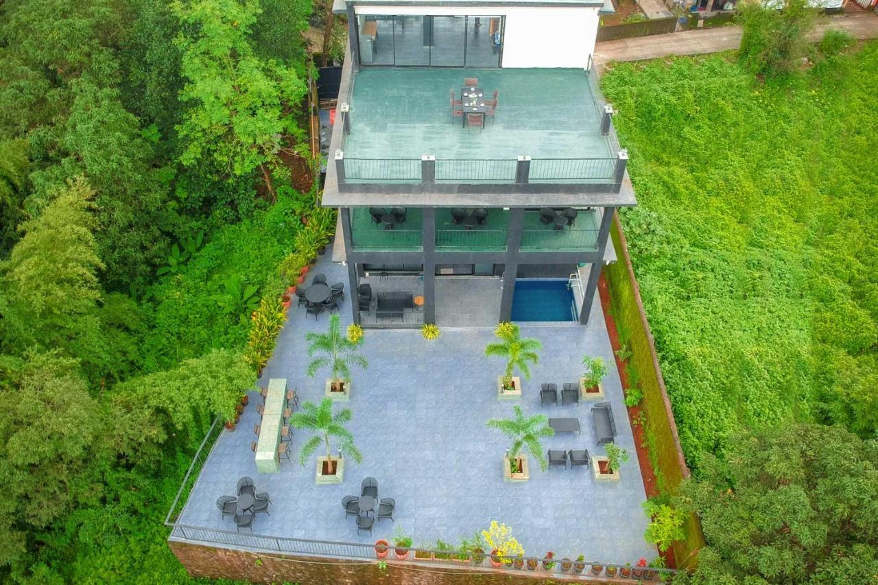 Sunset Boulevard By Stayvista - Lakeside Villa With Pet-Friendly Ambiance, Deck, Terrace, Plunge Pool & Modern Flair Karjat Buitenkant foto